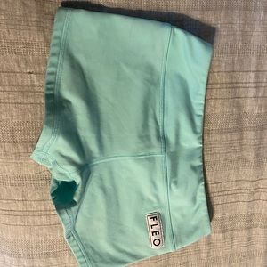 Fleo medium original in bounce fabric. Sea foam blue